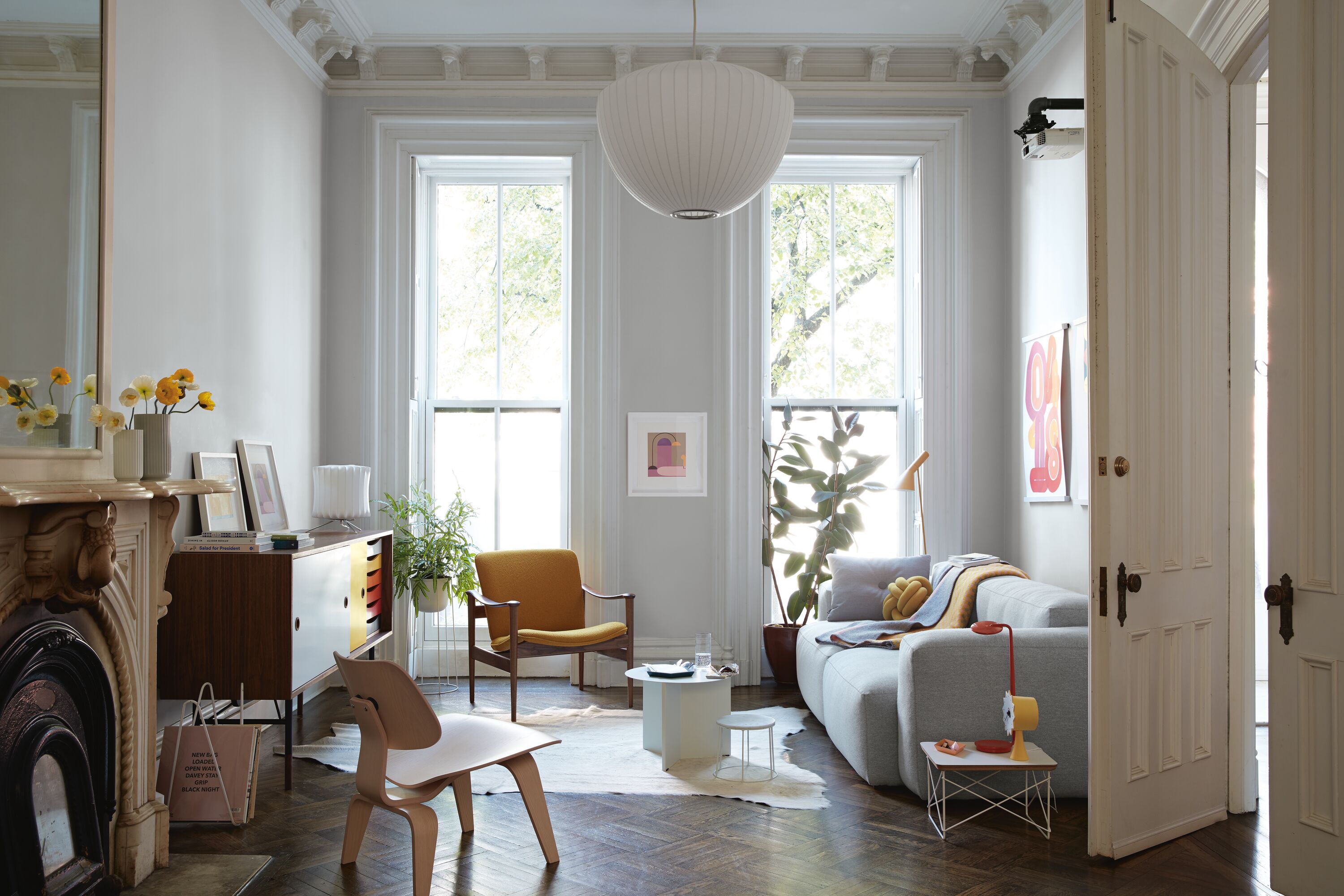 The Eames management chair is part of the Eames Aluminum Group Collection.