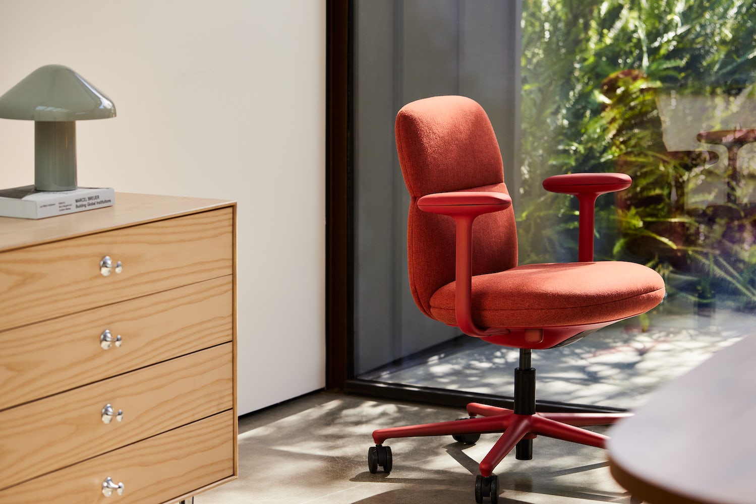 Meet Asari Chair— Combining the performance of a work chair with the joy of a lounge chair.