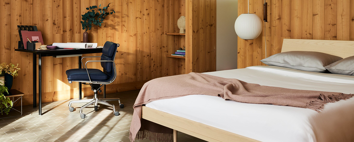 The Eames management chair is part of the Eames Aluminum Group Collection.