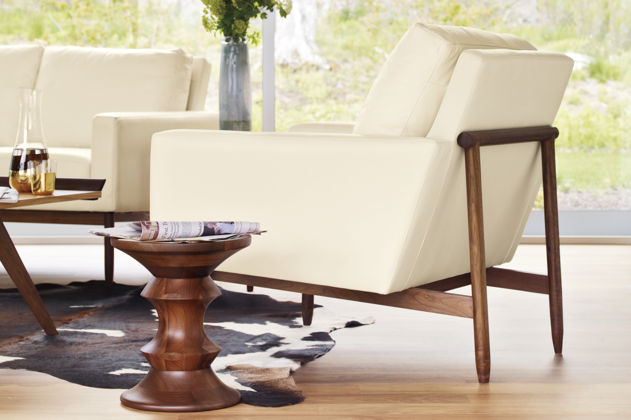 The Eames management chair is part of the Eames Aluminum Group Collection.